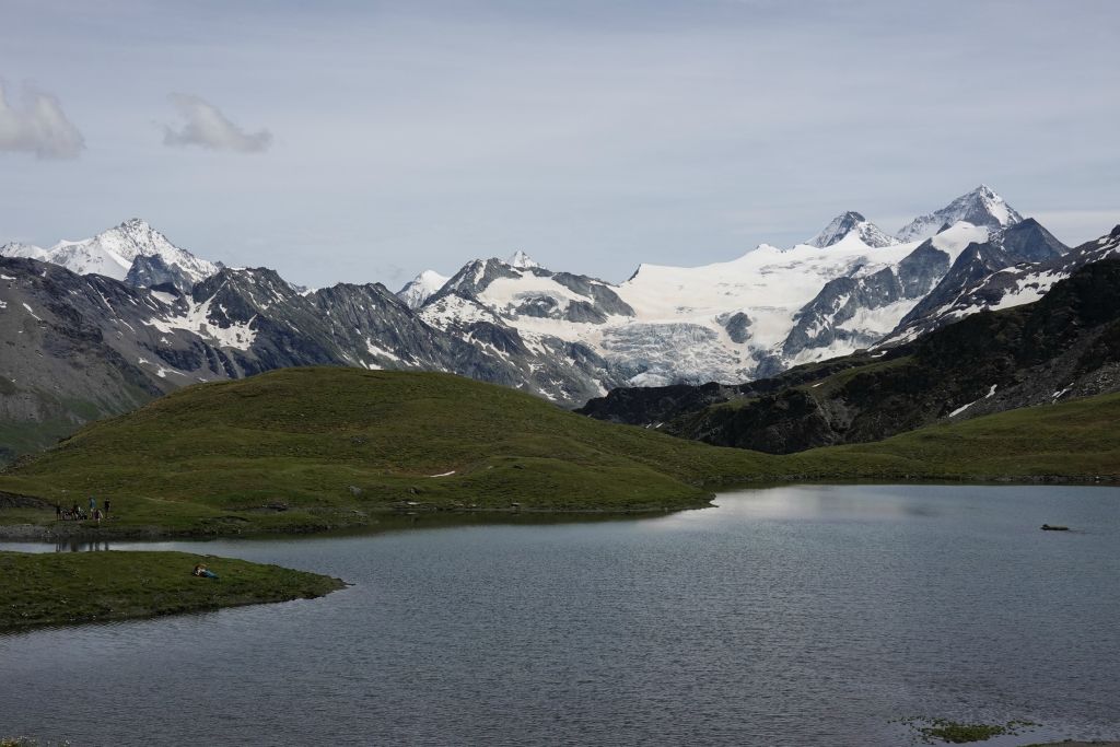 Descente en passant à côté du lac des Autannes pour rejoindre le barrage de Moiry